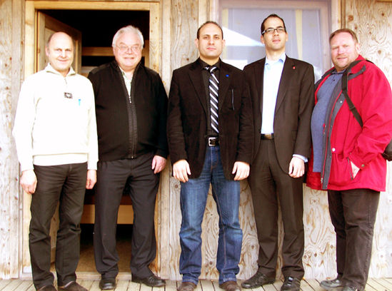 v.l. Gastwirt Xaver Holzer, Martin Auer, Ismail Ertug MdEP, Johannes Faden und Rainer Pasta im Hart