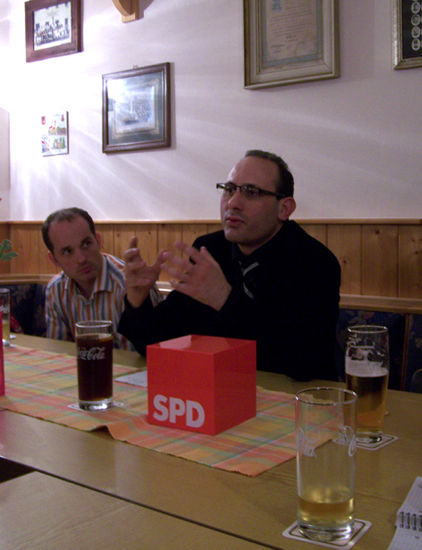 MdEP Ismail Ertug in Auhausen mit dem OV-Vorsitzenden Hubert Wittmann